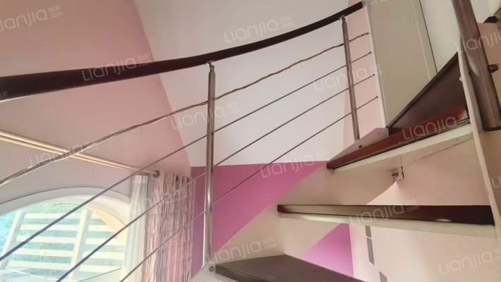 东京都高尔夫 临水 独栋别墅 大院子 好户型-楼梯间