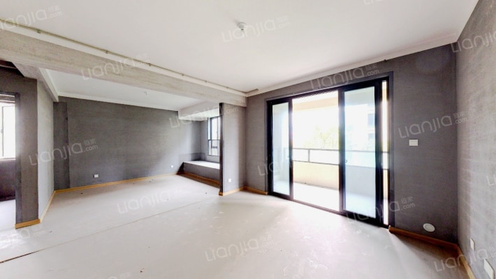 江畔名邸二手房实景图