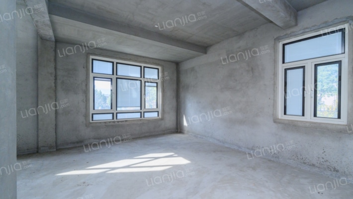 锦隆云山墅二手房实景图