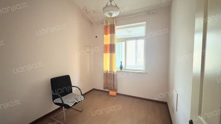 温莎独栋别墅 带大院子精装修 业主靠谱出售 看房方便-卧室A