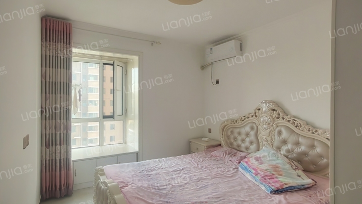 房本满二年，出门就是838公交车到北京六里桥 自住装修-卧室A