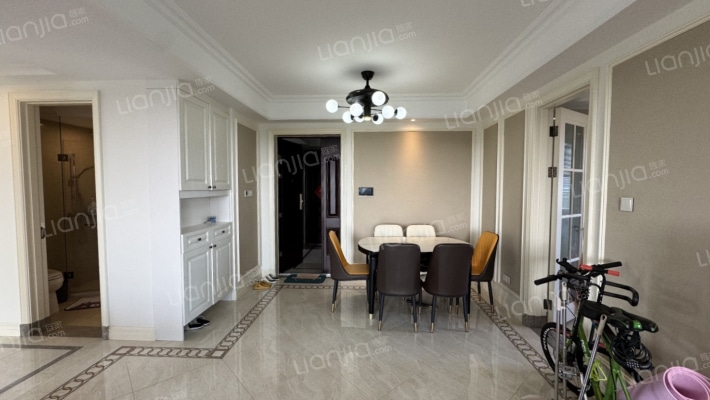 绿城蓝湾小镇·椰林晓风南区二手房实景图