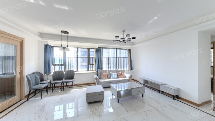 杰海苑二手房实景图