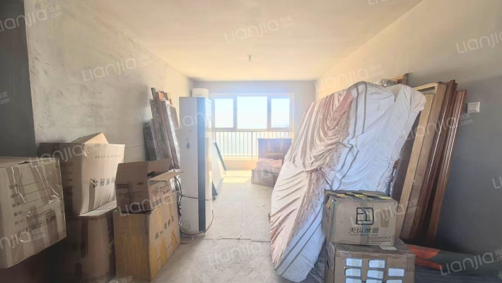 三利中和城B区大三居，两卫出售，户型方正，采光好。-客厅