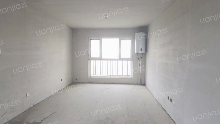 急售三利东区南北向三居，毛坯，价格美丽-客厅