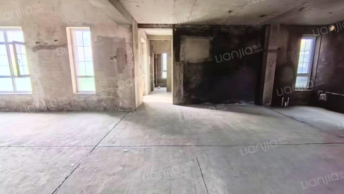 环京独栋别墅 京港澳高速旁 带大花园 配套成熟-餐厅