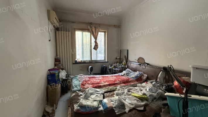 房子满五，户型好，位置好，下叠带小院。-卧室D