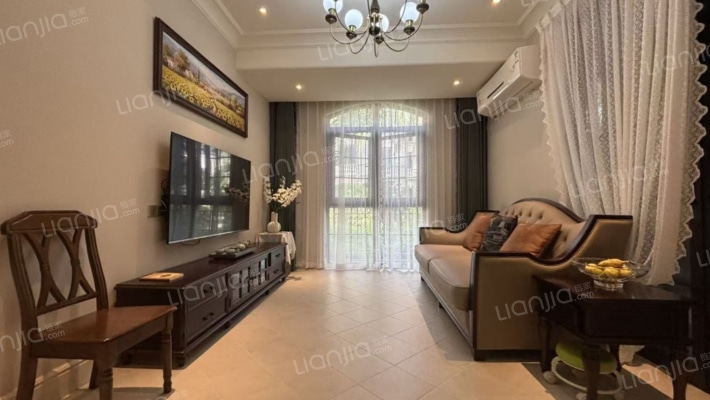 绿城蓝湾小镇·蝶兰轩北区二手房实景图