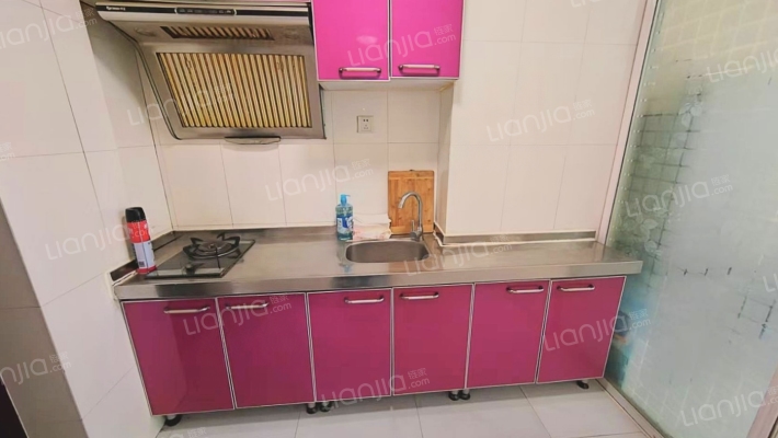 房子是大产权，民水民电，可以注册公司，低税-厨房