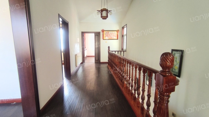 必看房，独栋琉璃湖别墅，产权清晰，无抵押-过道