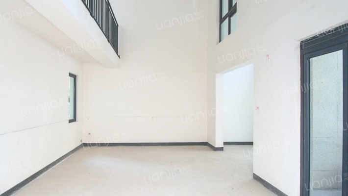 渝开发南樾天宸二手房实景图