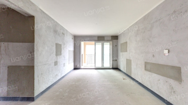 融创春晖十里御峰庭二手房实景图