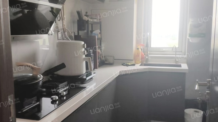 急售精装三居，家电齐全，价格美丽哦-厨房