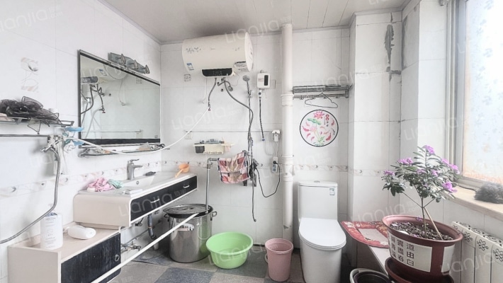 小区出行方便，周有菜市场，医院 ，校园  公园 车站-卫生间B