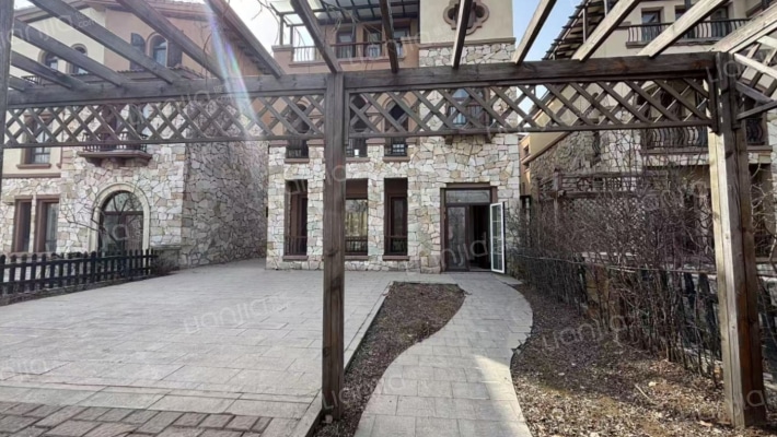 京都颐和城爱丁堡别墅区 万亩大盘 管家式服务-花园