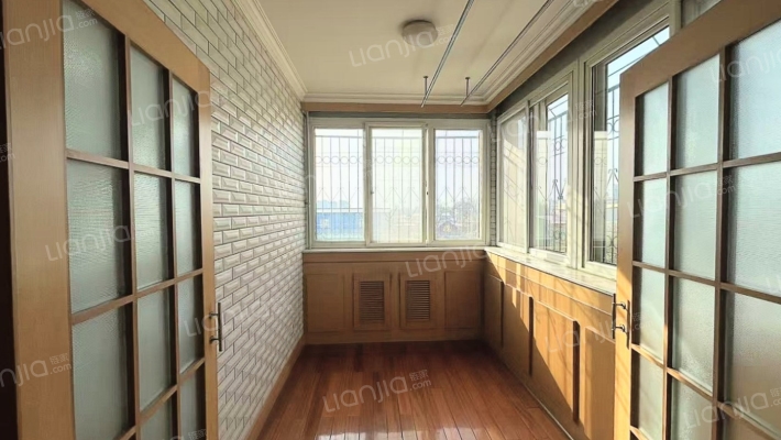 新安小区 3室2厅 南 北-阳台