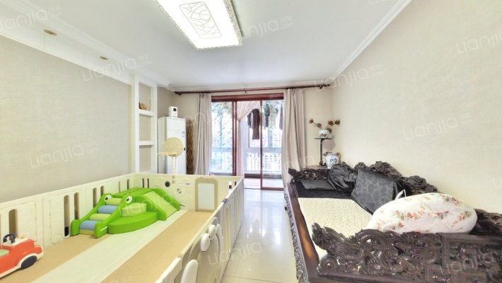 新世界水景花苑二手房实景图