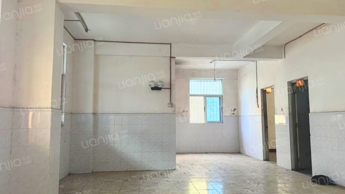 琼建宿舍二手房实景图