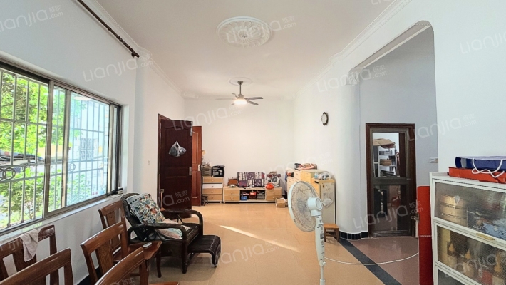 建银小区二手房实景图