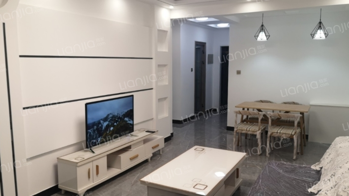 水岸花城，一线河景美宅，标准现房，即买即住-客厅