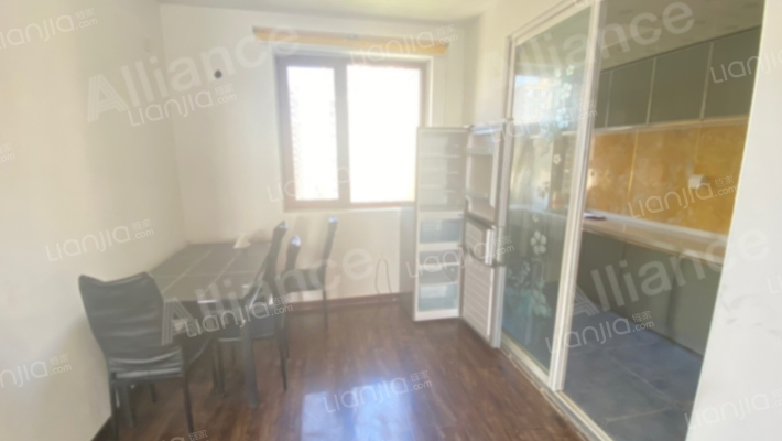 高铁新干线双卫大三居，明厨明卫-餐厅