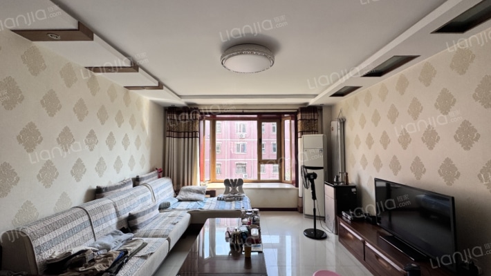 范阳路沿线 5居室 精装修 采光充足 通风好-客厅A