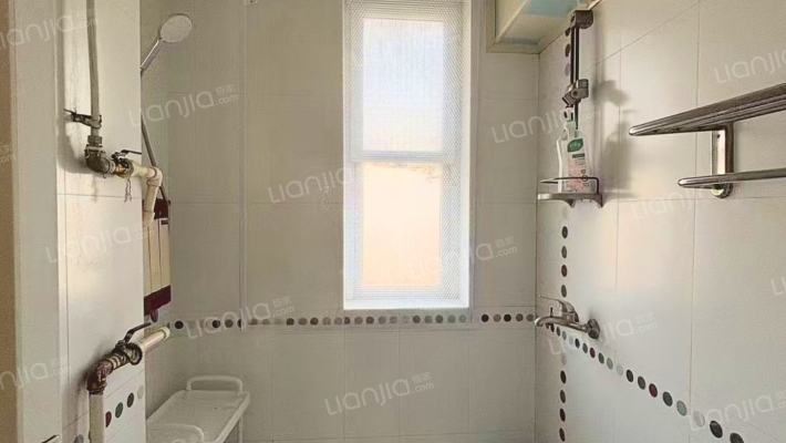 南北三居室 全明格局 板楼四层 前后无遮挡-卫生间