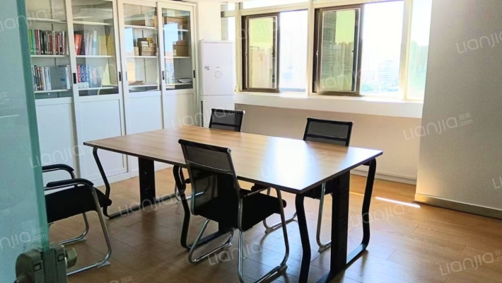 万国商厦二手房实景图