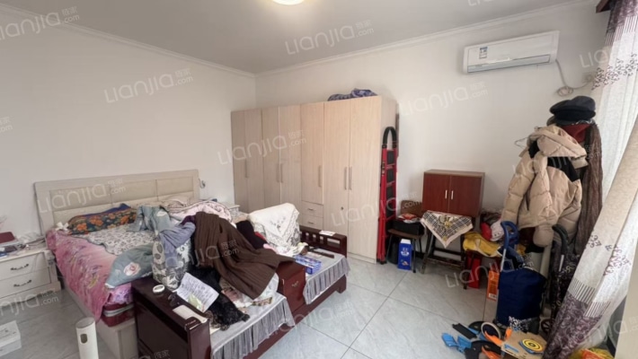 拐弯胡同 3室2厅 南 北-卧室A