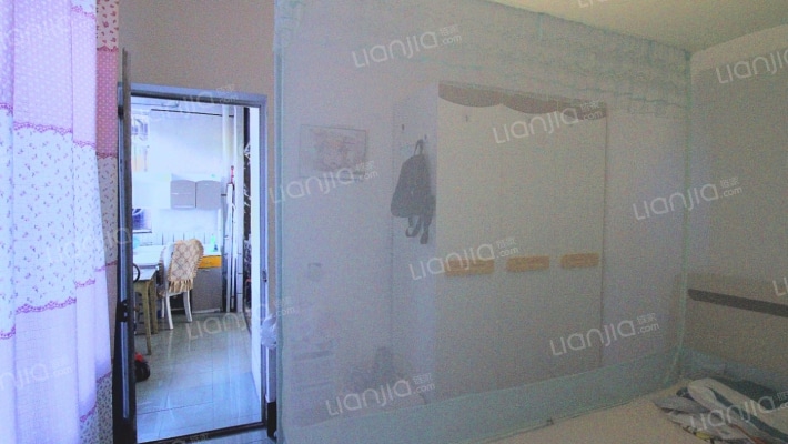 此房户型方正，明厨明卫，采光透明，通透性好-卧室B
