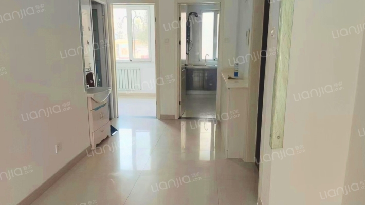 房子集中供暖  南北通透  采光视野佳-餐厅