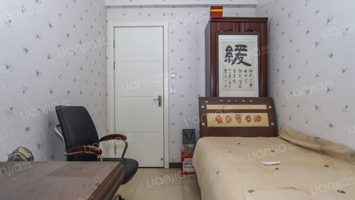 上海城一楼带院  两室两厅一卫  小区环境好 适合居住-卧室A