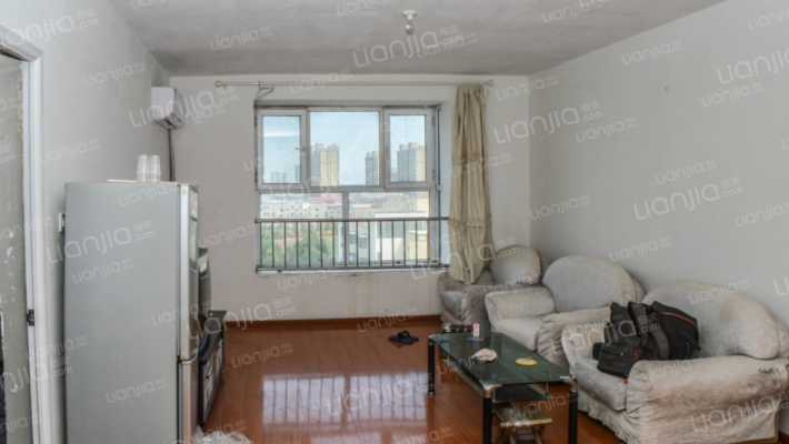 开发区 公园旁 精装修3居室 南北通透 满五唯一-餐厅