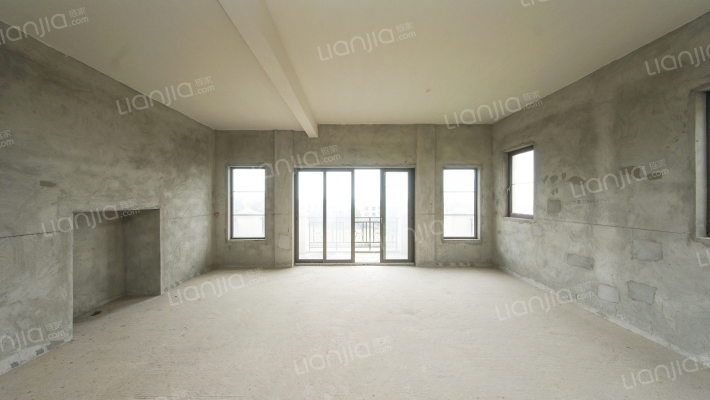 庆隆南山国际社区柏蔚庄二手房实景图