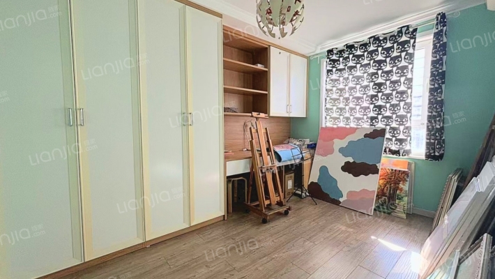 此房房本满五年税费低，采光没有遮挡-卧室A