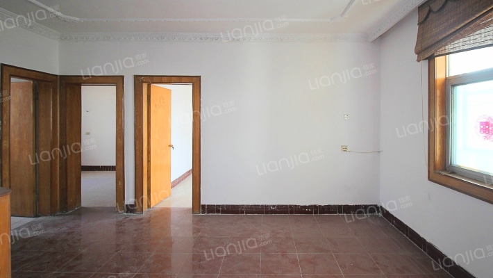 东方公司家属楼二手房实景图