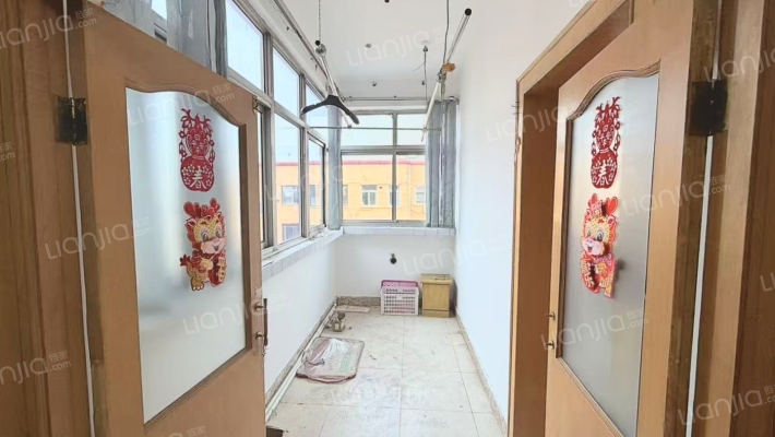县府小区 3室1厅 南 北-阳台