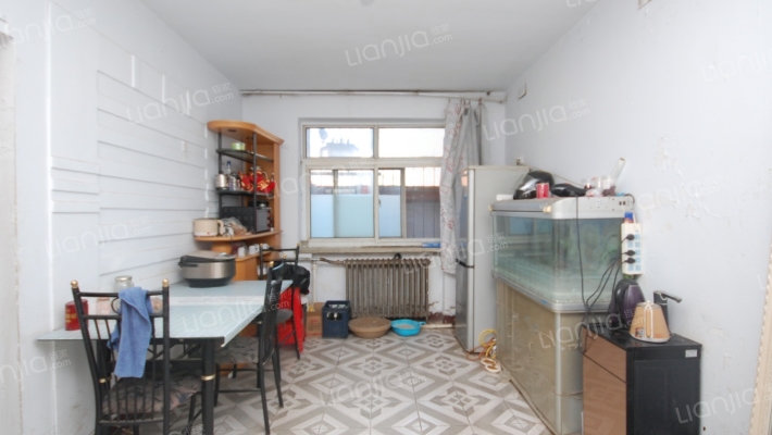 农机幼儿园院二手房实景图