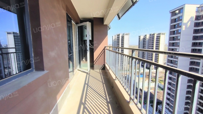 南北通透格局 楼层好 视野宽阔 配套设施齐全-阳台