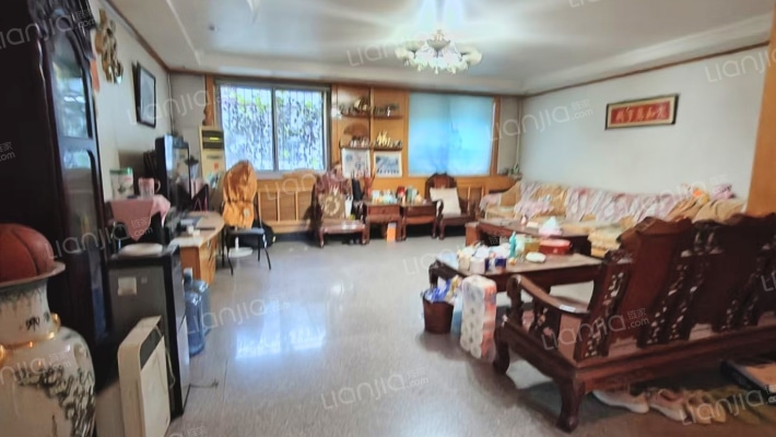 通透大四居，一楼无遮挡，范阳中路南-客厅