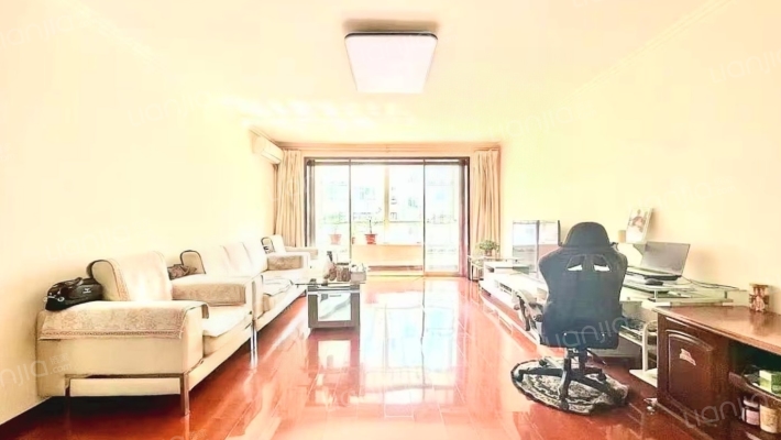 江畔名苑二手房实景图