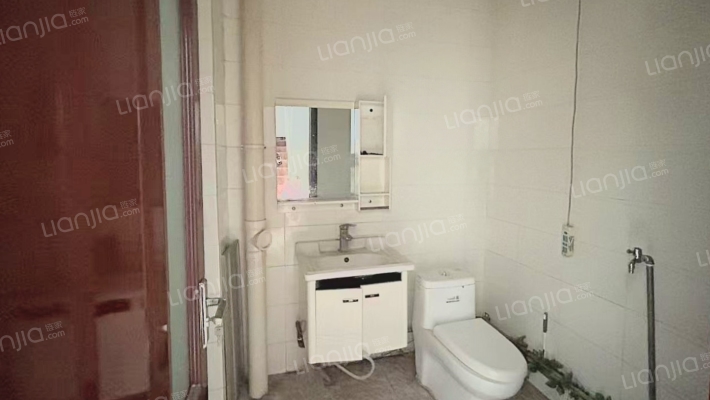 长天小区 6室2厅 南 北-卫生间B