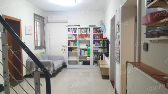 漕湖花园一区二手房实景图