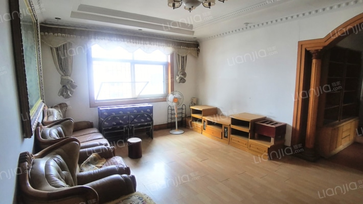 韶峰建材新生活区二手房实景图