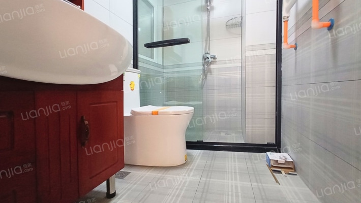 华融现代城洋房 下跃86+65平 阳光房+小院 精装未住-卫生间A