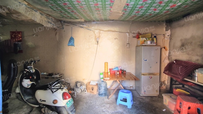 张屋村二手房实景图
