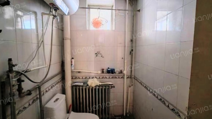 光明小区 中间楼层 简单装修 采光好 无遮挡-卫生间