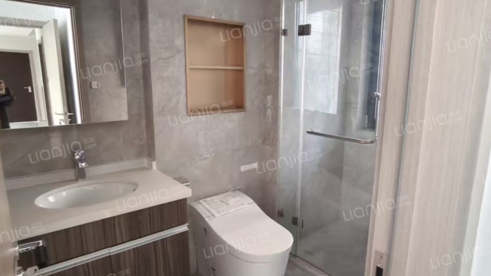 房子是个跃层装修好一天没住过集中供暖-卫生间B