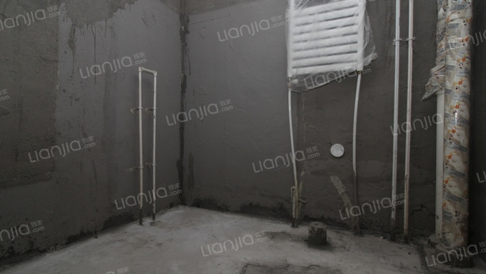 跃层有露天阳台，采光充足，视野宽阔，交通便利。-卫生间A