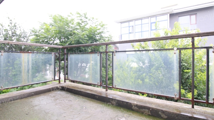 竹语堂 独栋别墅  带100多平小院 房本满五诚意出售-阳台